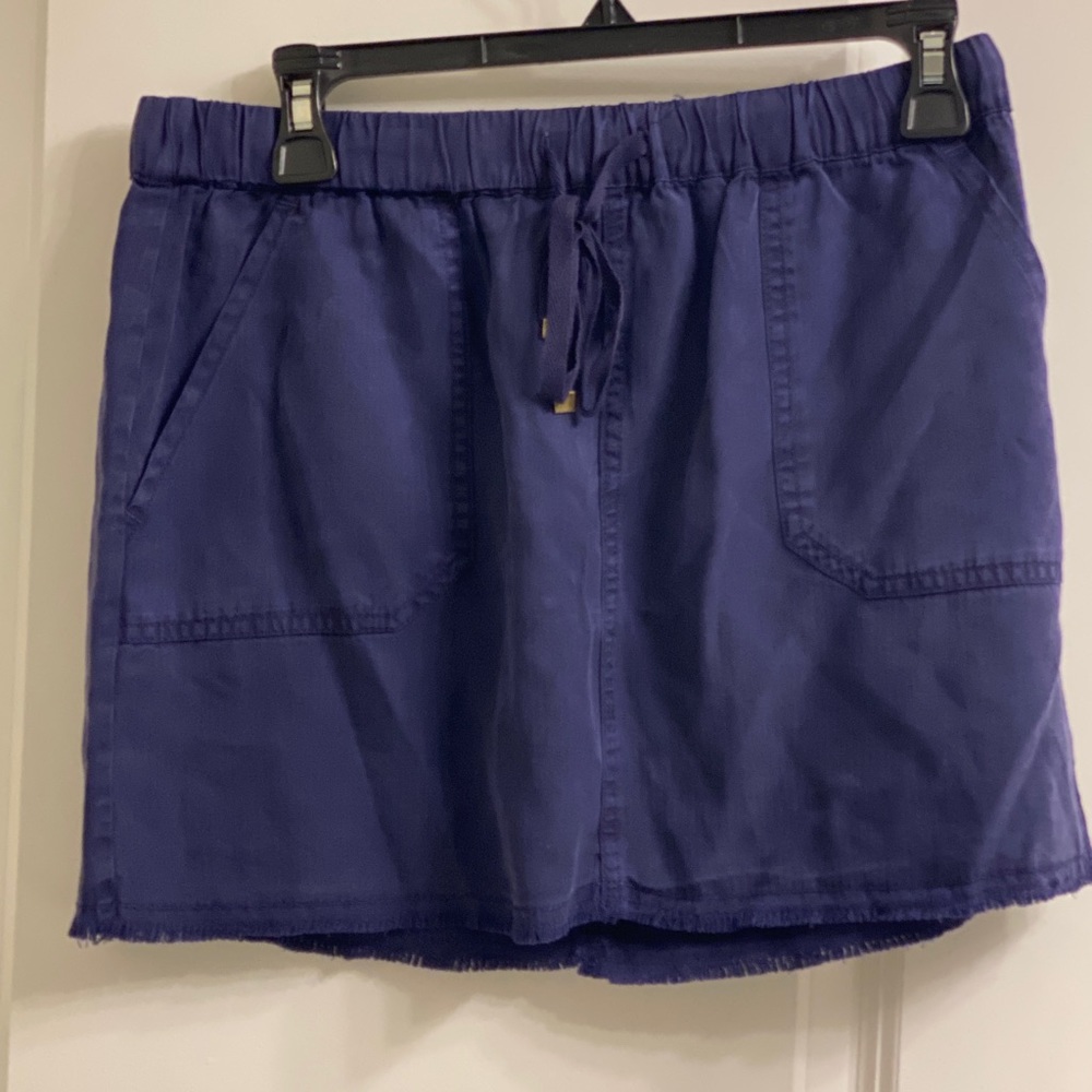 Abbeline tencel navy mini skirt.